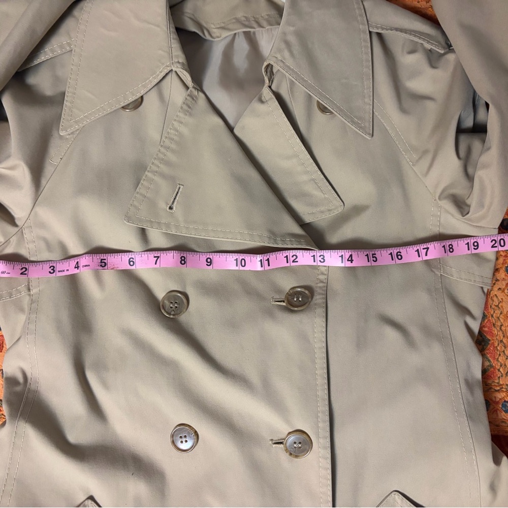 Vintage classic tan dolman sleeved raincoat - Picture 14 of 15